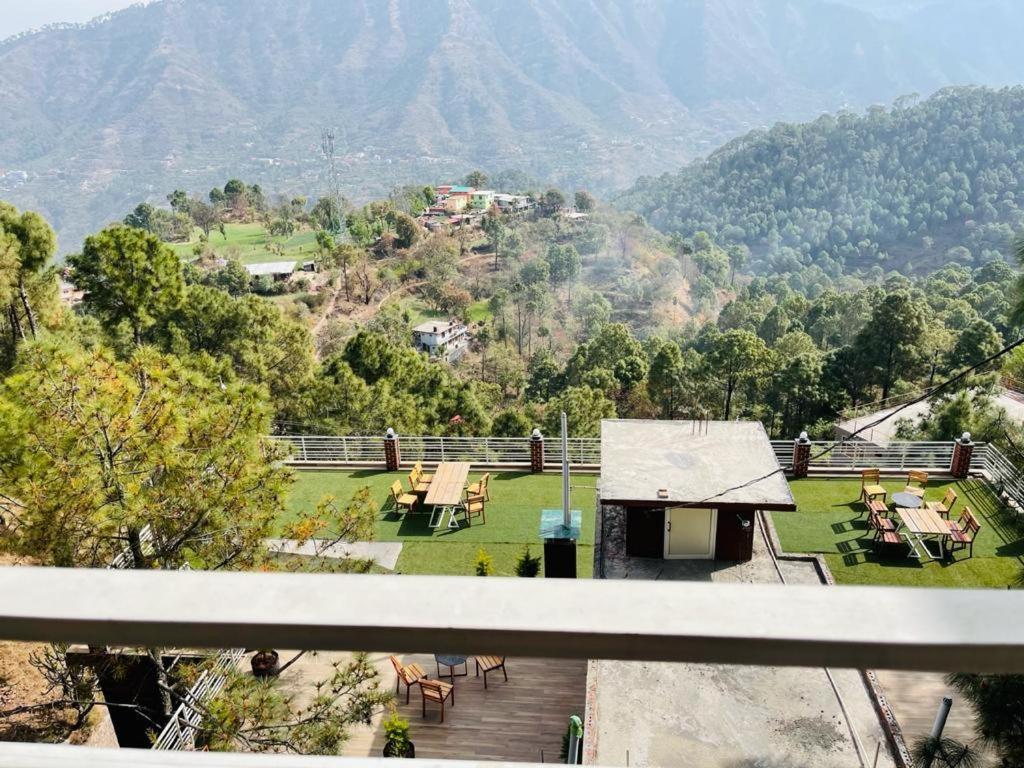 Hillcrest Heights Bed & Breakfast Kasauli Dış mekan fotoğraf